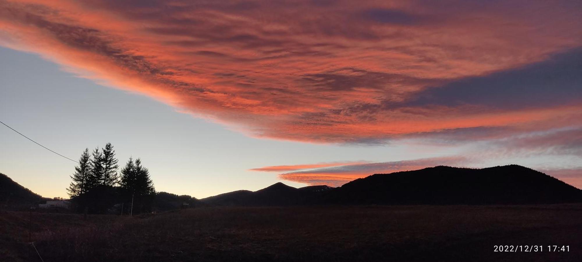 Gite Avec Vue Exceptionnelle Sur Les Montagnes Camurac Extérieur photo